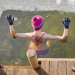 Does the new ice bath fad actually help you lose weight? Here's what  science says